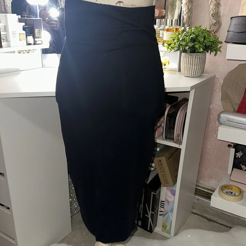 Black Bebe high waisted skirt - Picture 2 of 3